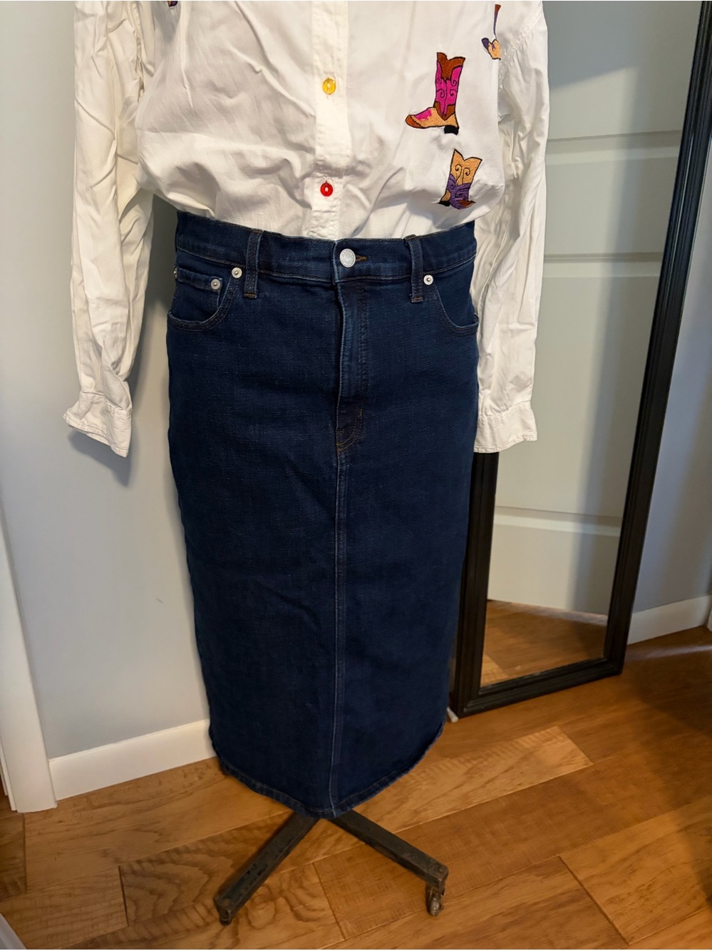BANANA REPUBLIC Dark Wash Denim Pencil Skirt